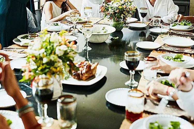 Thanksgiving Dinner Drama Unfolds