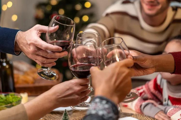 Thanksgiving family drama: Should he stay or go?