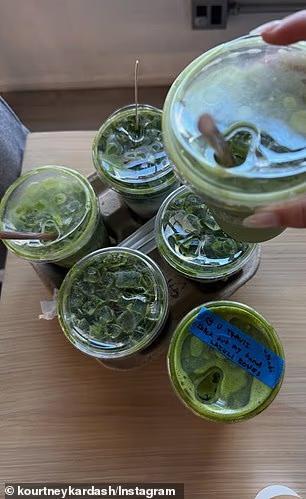 Kourtney’s Thanksgiving Fam Photo Drop 🍂