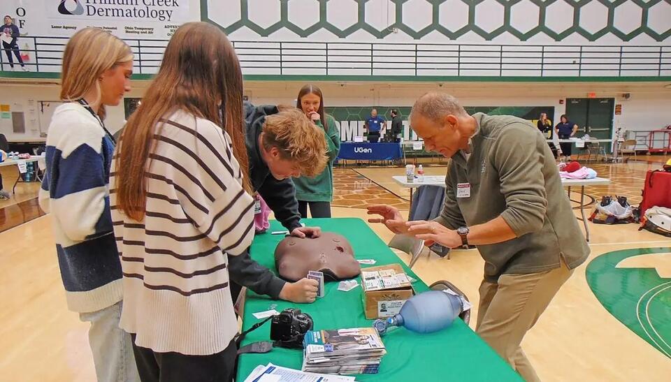 Medina students dive into real-world medicine