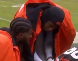 Sideline fireworks: Sanders & Jeudy clash