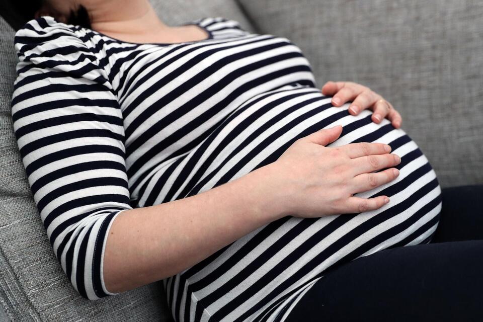 Pregnant Women & Low-Alcohol Drinks: Confused?