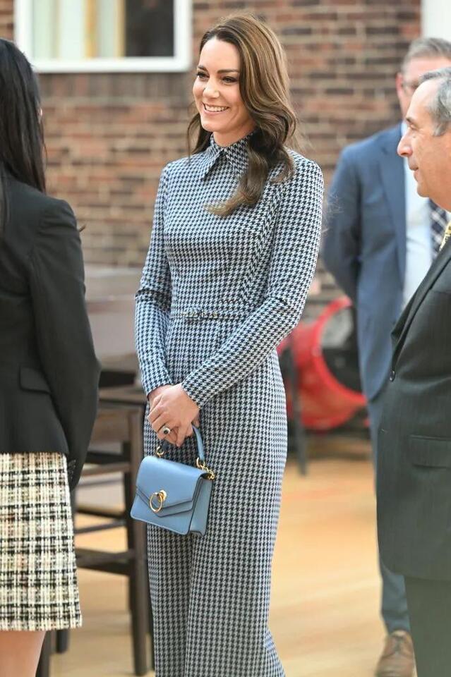 Kate’s Belt Trick Makes Old Dress Pop!