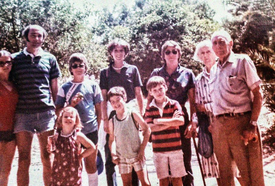 Sibling Drama in Vintage Road Trips 🚗