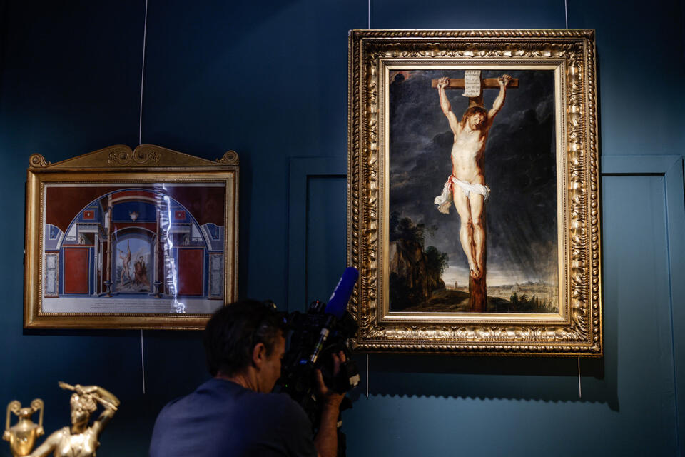 Rubens' Jesus Painting Drama Unfolds 🎨