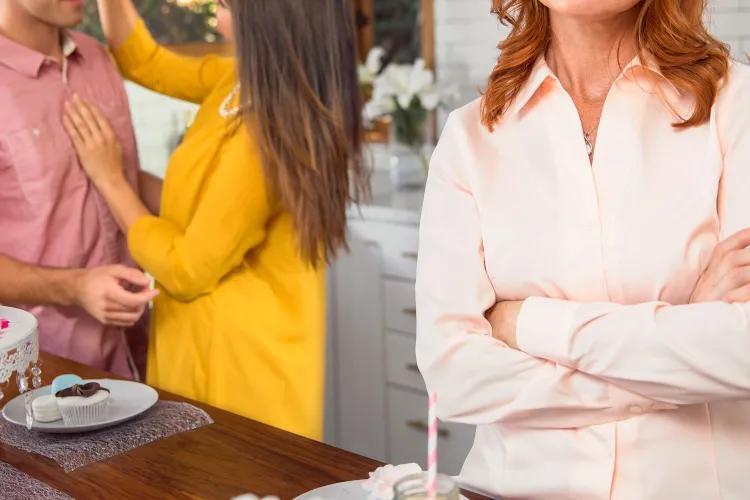 Christmas family drama: Who gets Christmas Eve?