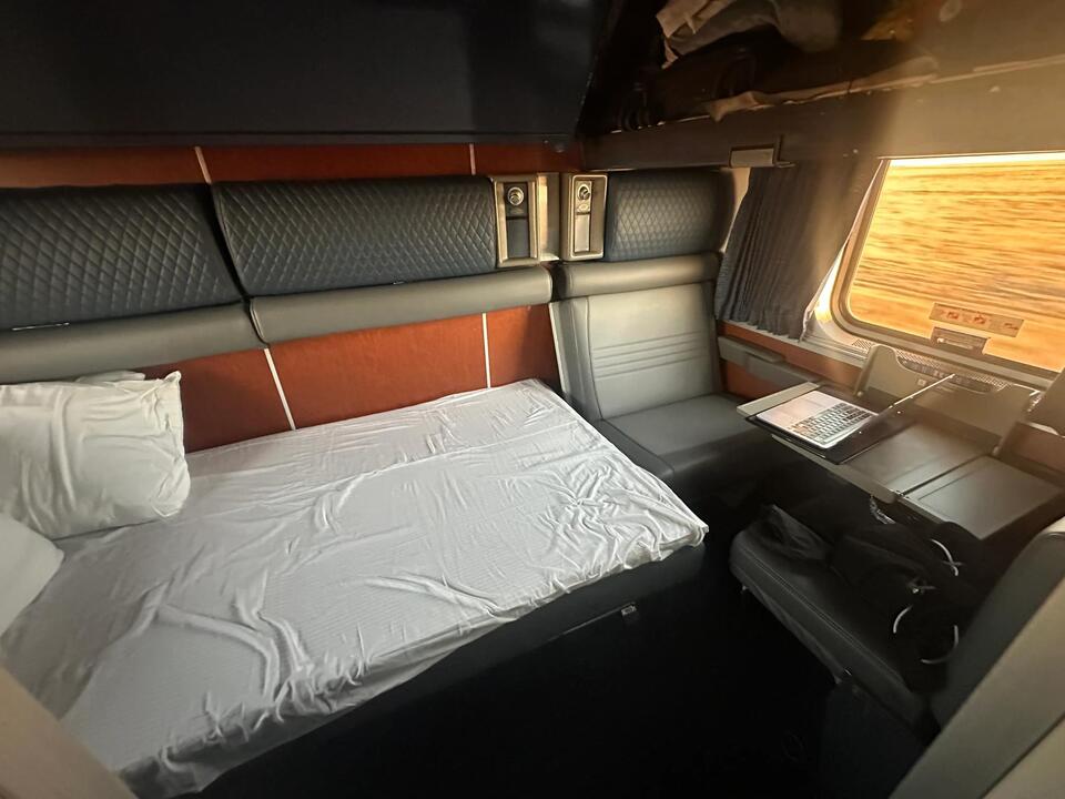 Train Over Plane for Thanksgiving? Worth It!