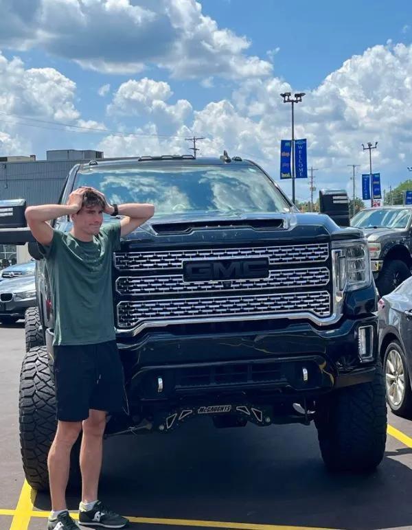 Lifted Trucks: Danger or Just Drama? 🚙