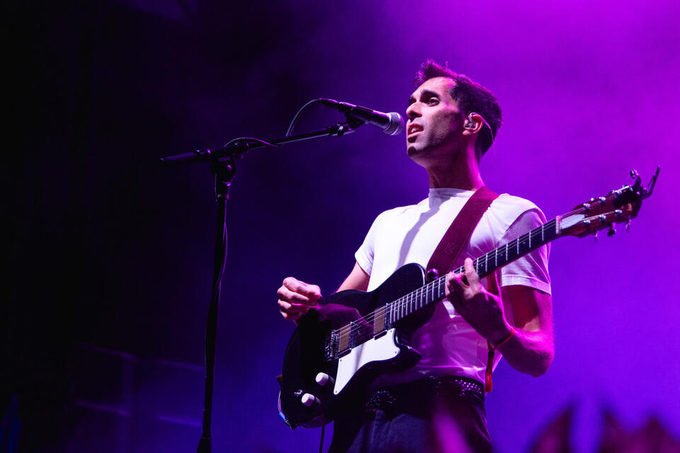 Voxtrot Comeback Album Sparks Fandom Debate 🎸