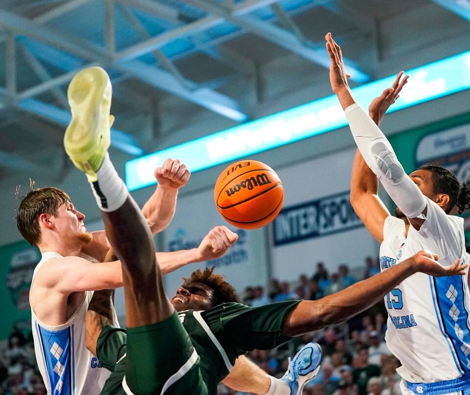 UNC’s foul trouble dilemma: What would you do?