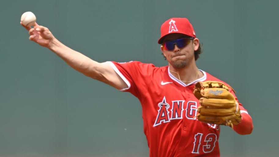 Cubs front office: Wake up or watch us fall!