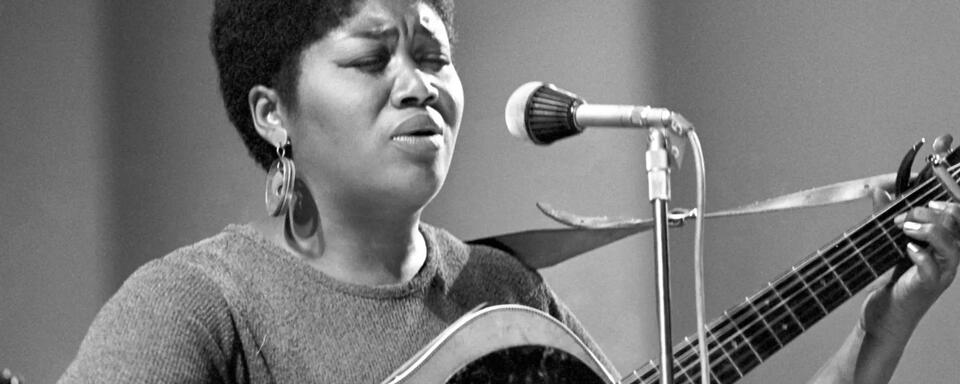 Odetta’s Legacy: Did Dylan Owe Her His Fame? 🎤