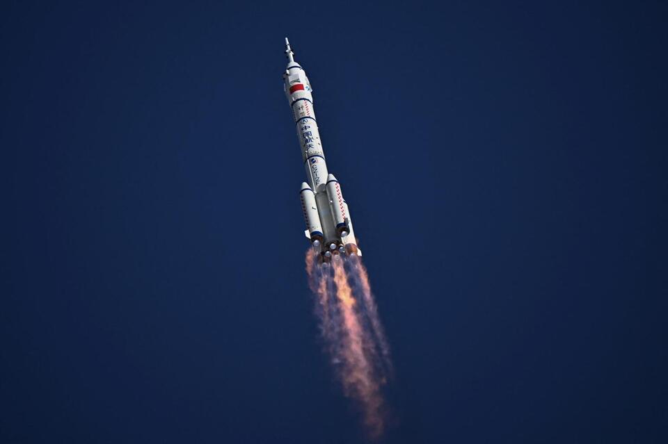 Space Window Crack: What Would You Do?