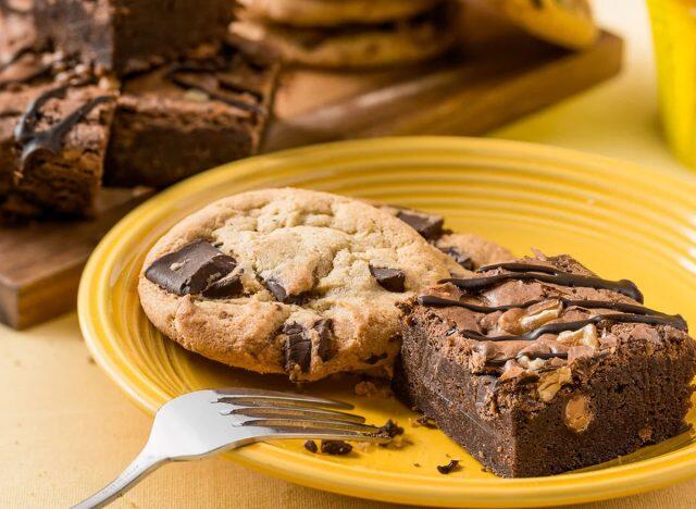 Costco’s Holiday Price Drops: Snack & Save!