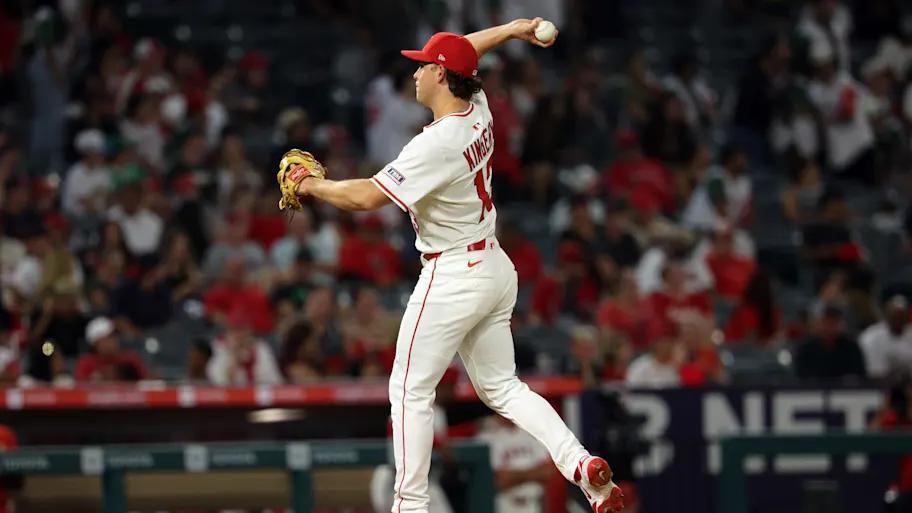 Angels fans react as Cubs sign Kingery