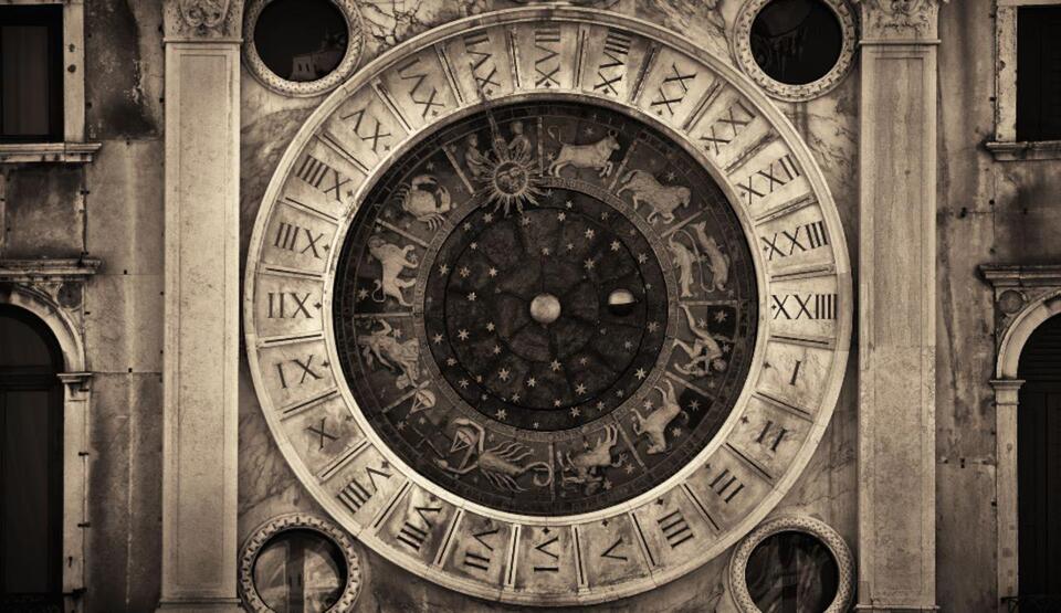 Birthday Vibes & Daily Horoscope for Dec 4!