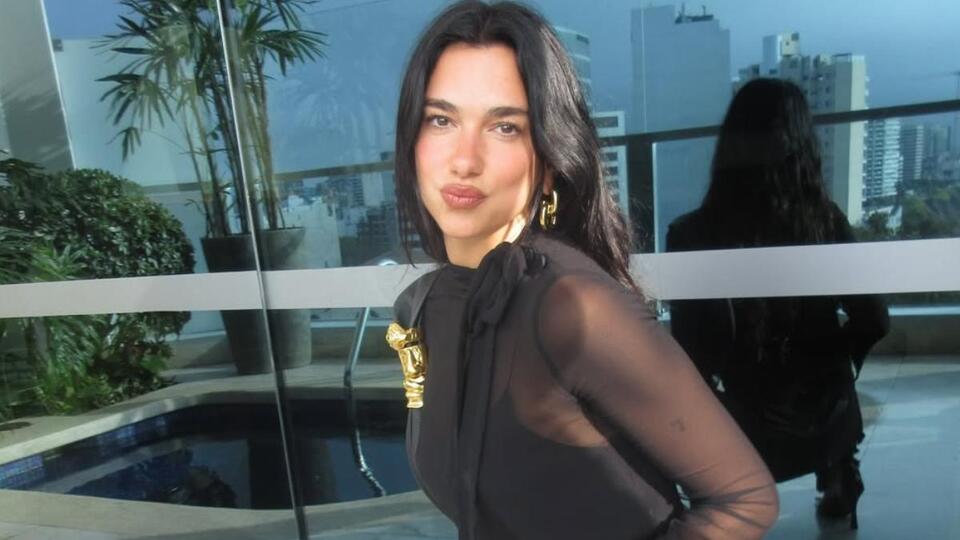 Dua Lipa’s $929 Lace Dress Is Next-Level