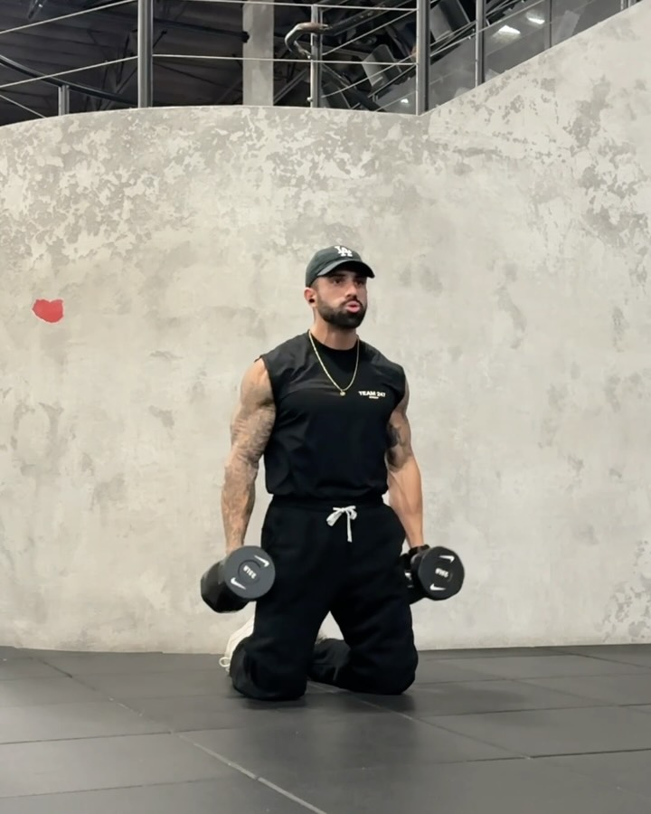 Dumbbells + 24 Minutes = Upper Body Gains