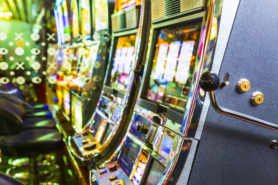 Las Vegas slots turn small bets into big fortunes