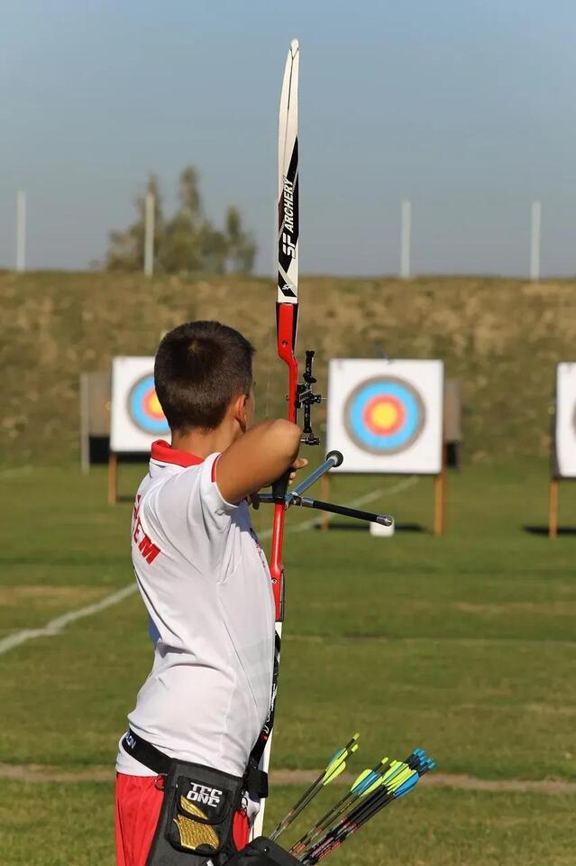 Which Zodiac Signs Will Totally Thrive in 2025?