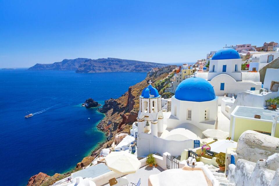 Why Everyone’s Dreaming of Retiring in Greece