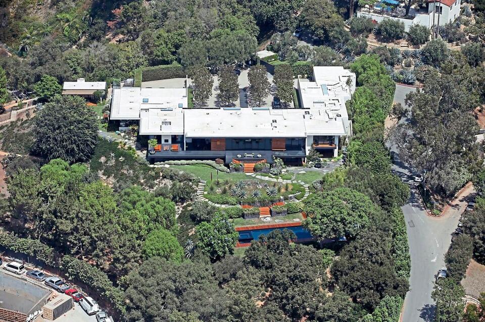 Jennifer Aniston’s NYC move: Her dogs come first