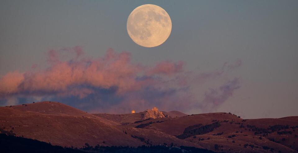 Full Moon in Gemini Vibes Tonight!