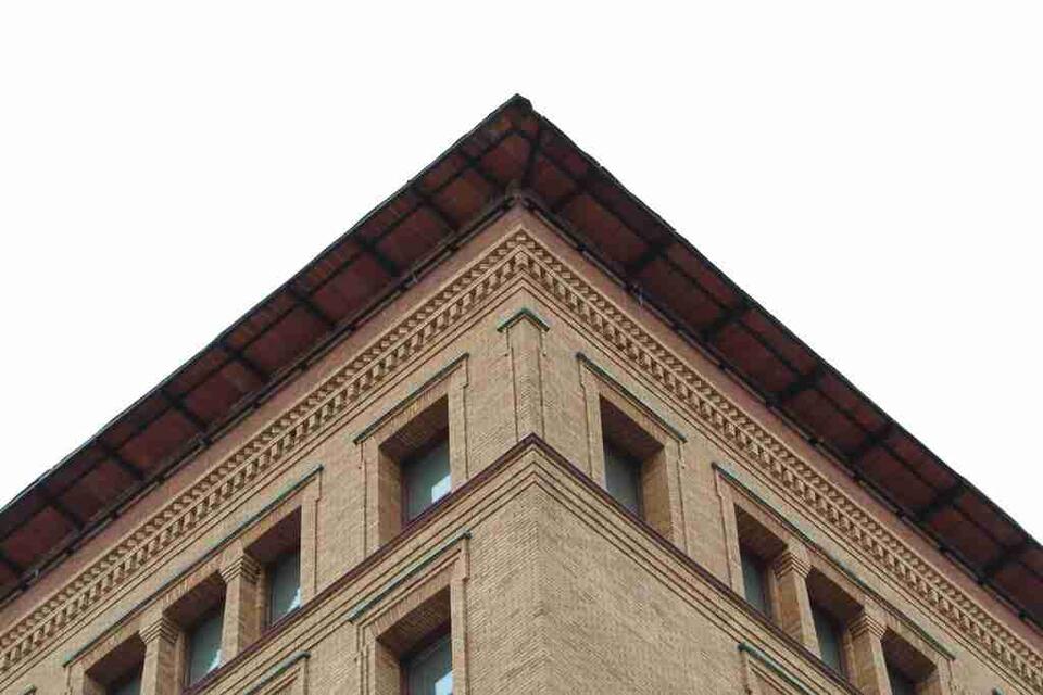 Downtown Buffalo’s Dun Building gets its crown back