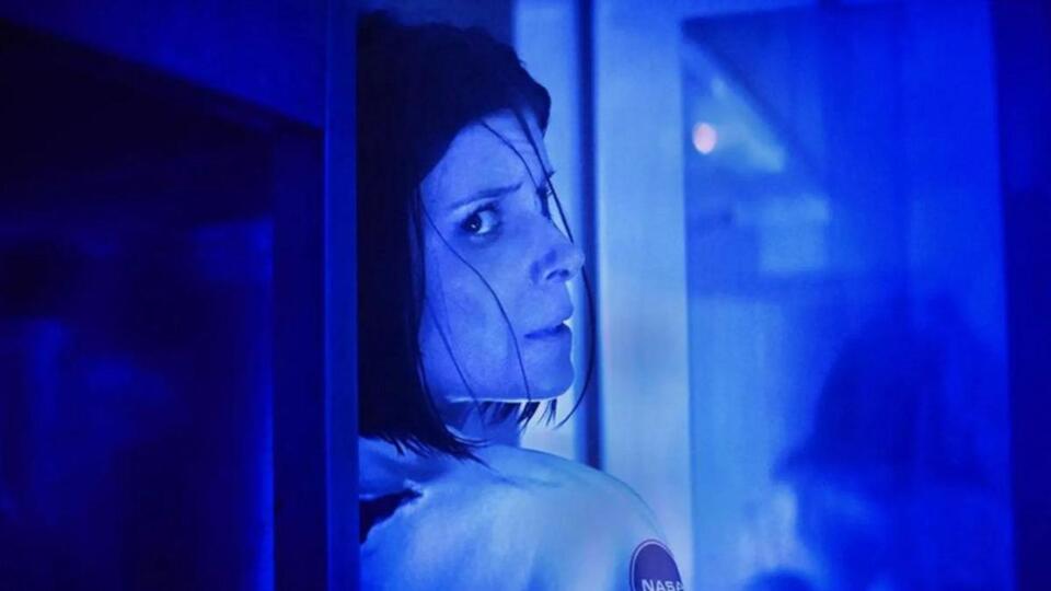 Did The Astronaut Just Out-Twist The Gorge? 🚀