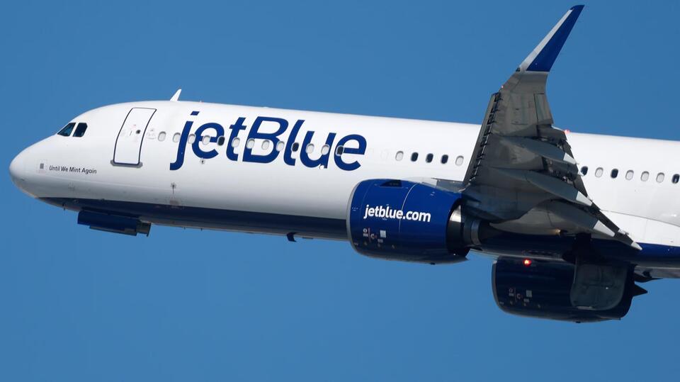 JetBlue’s Wild Ride: Cosmic Rays or Tech Glitch?