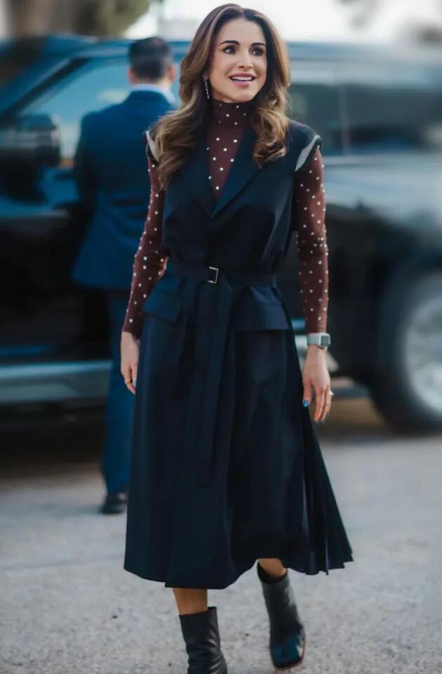 Queen Rania’s Blue French Mani Is a Vibe