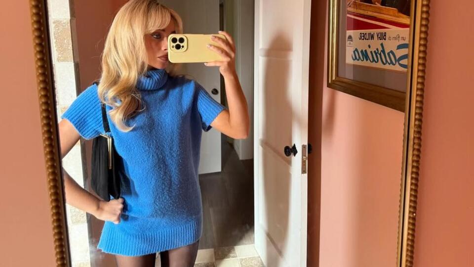 Sabrina Carpenter’s Minidress Is Basically a Top