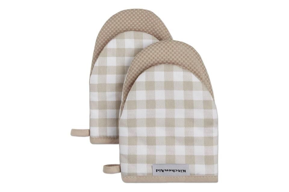 Holiday host gifts that always wow