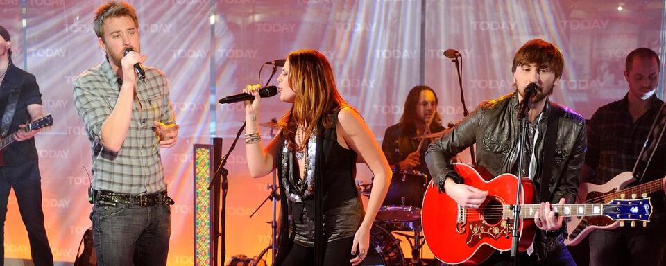 Lady A vs Reba: 2009 Country Song Showdown 🎤