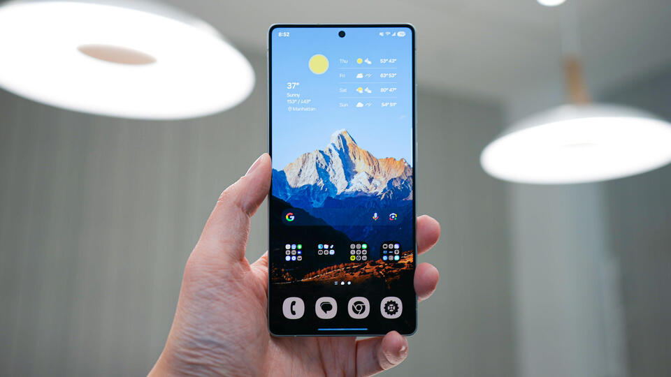 Which Android Flagship Wins in 2025?