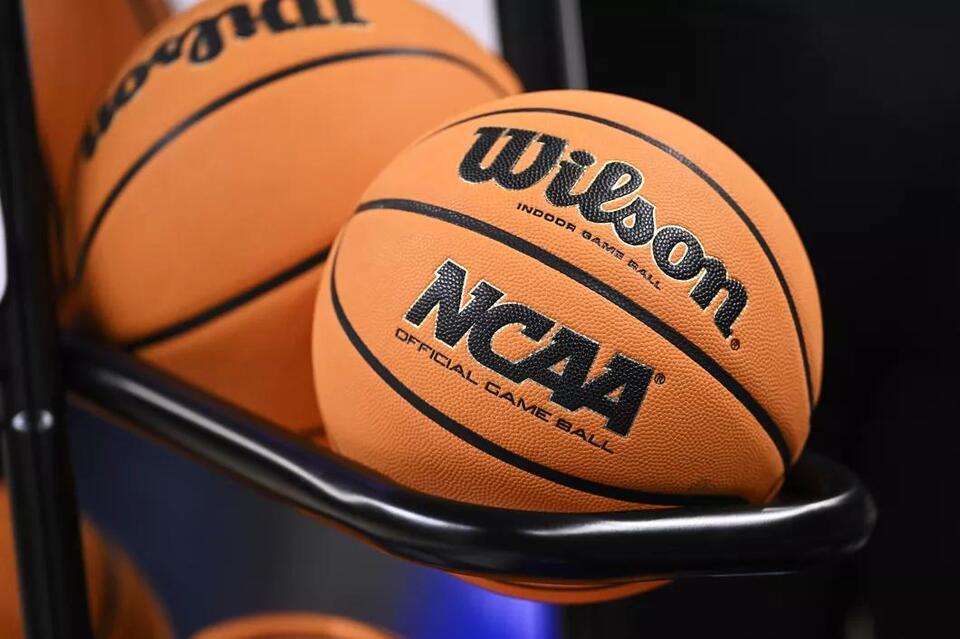 Longhorns vs Tar Heels: Streaks Collide!