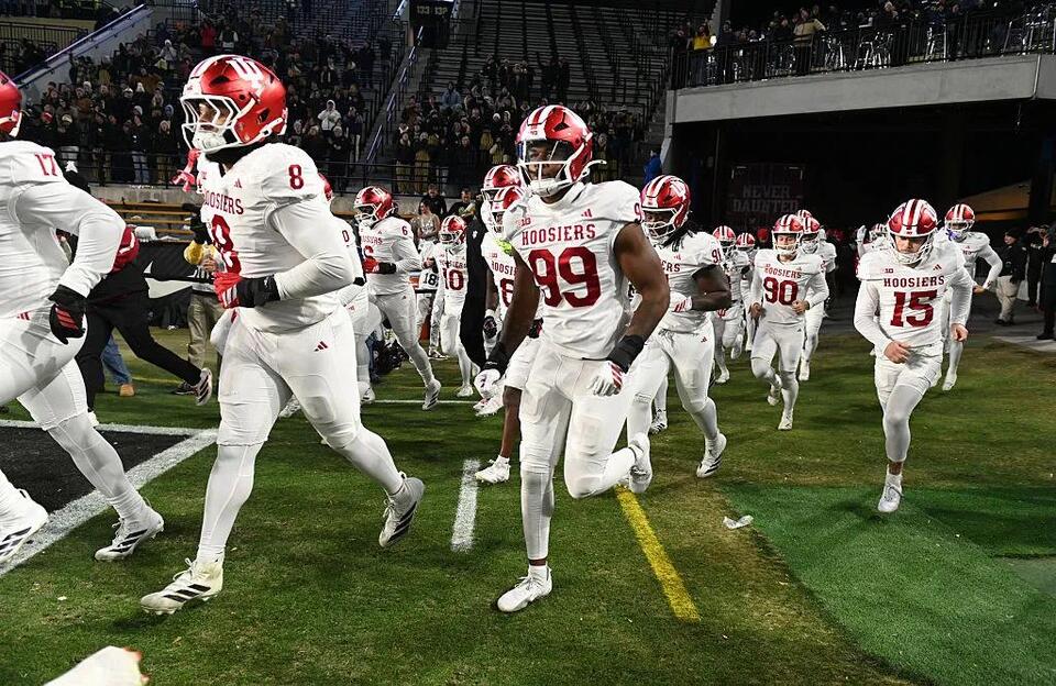 Indy turns crimson for IU’s epic sports weekend