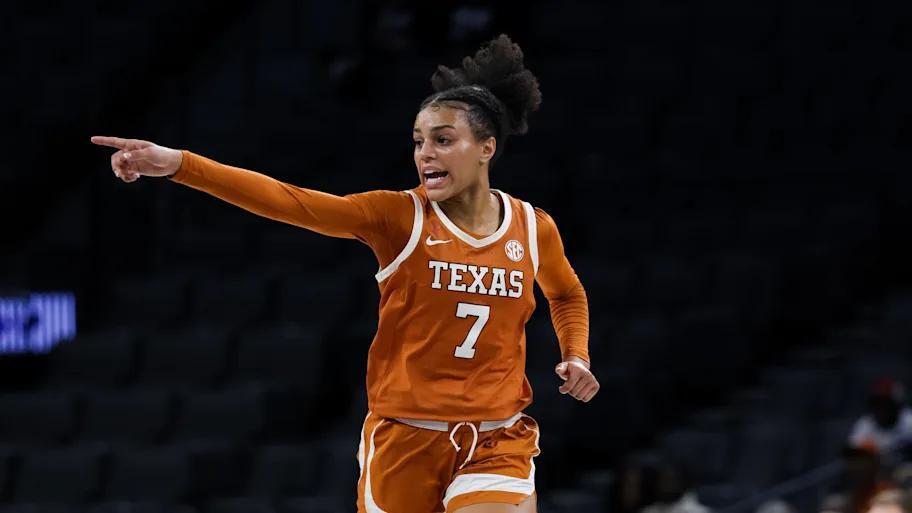 Jordan Lee’s big night lifts Texas over UNC