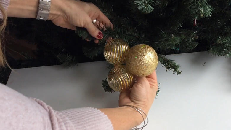 Christmas Tree Hack: Bauble Clusters FTW