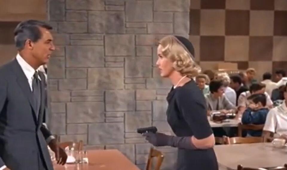 Background Extras Who Stole the Spotlight 🎬