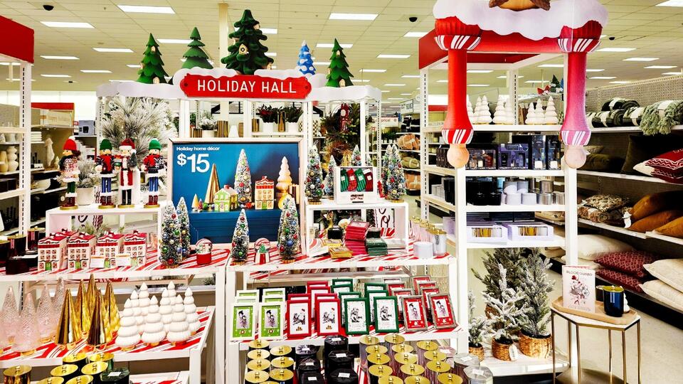 Why We’re Ditching New Christmas Decor