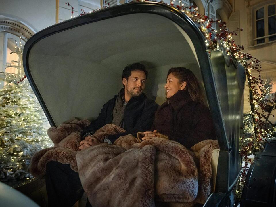 Netflix Holiday Movies: Nepo Baby Drama? 🎬