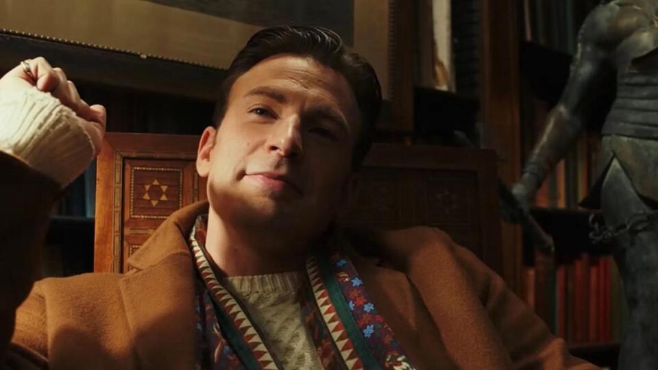 Scarlett Johansson as a Batman Villain?! 🦇