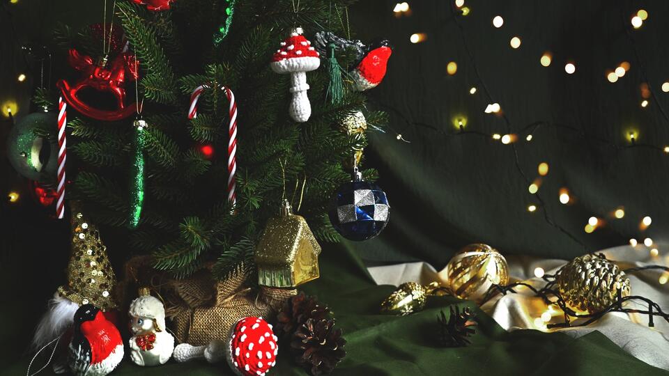 Remember These Retro Ceramic Christmas Trees?