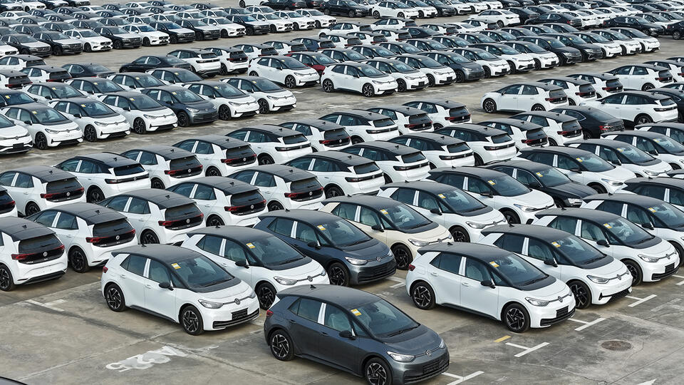 EV Hype Fizzles After Tax Credits End