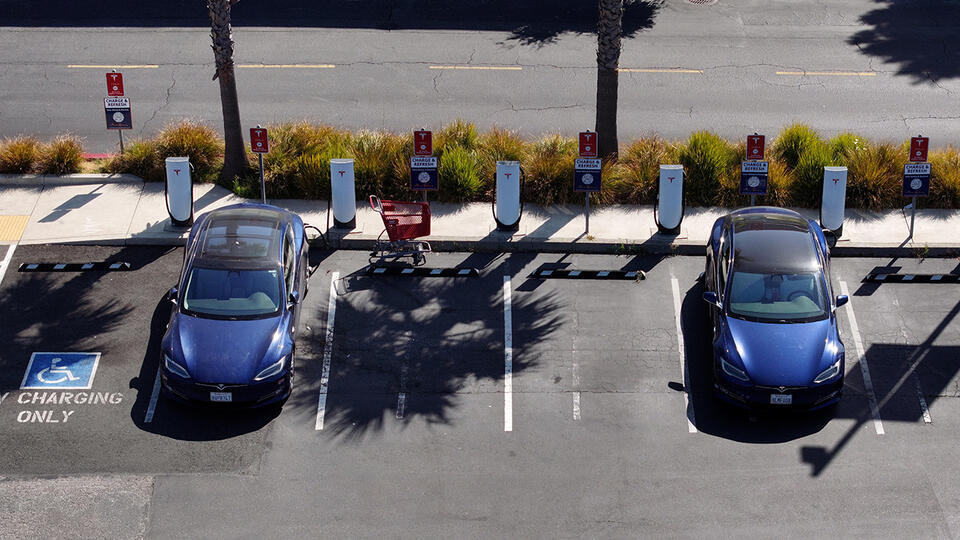 EV Hype Fizzles After Tax Credits End