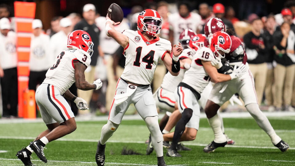 Georgia fans fired up over playoff snub