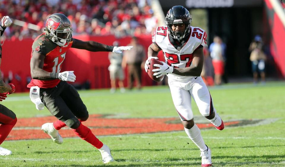 Lions add interception leader Damontae Kazee