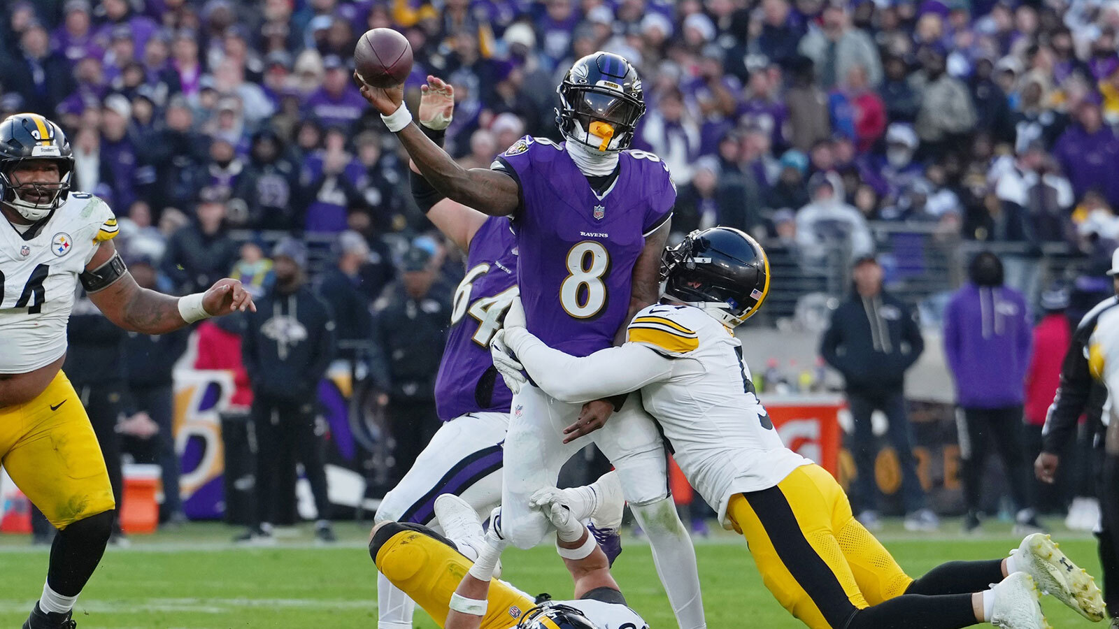 Ravens' playoff hopes on thin ice after collapse