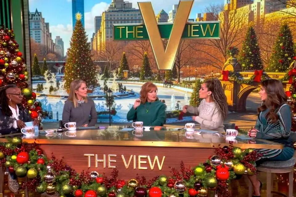 Whoopi Goldberg Calls Out 'The View' Drama 😳